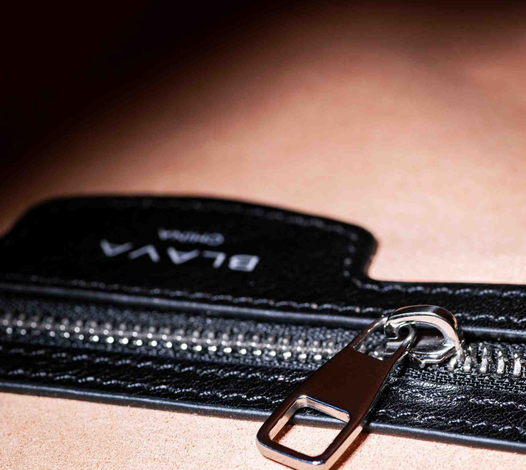 BLAVA Veg-Tanned Pocket Hobo Bag