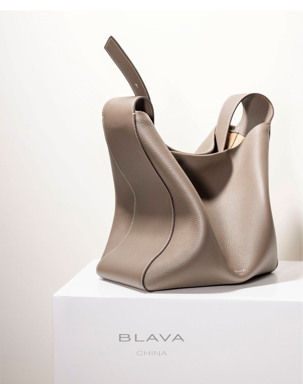 BLAVA Oriental Leather Large Hobo
