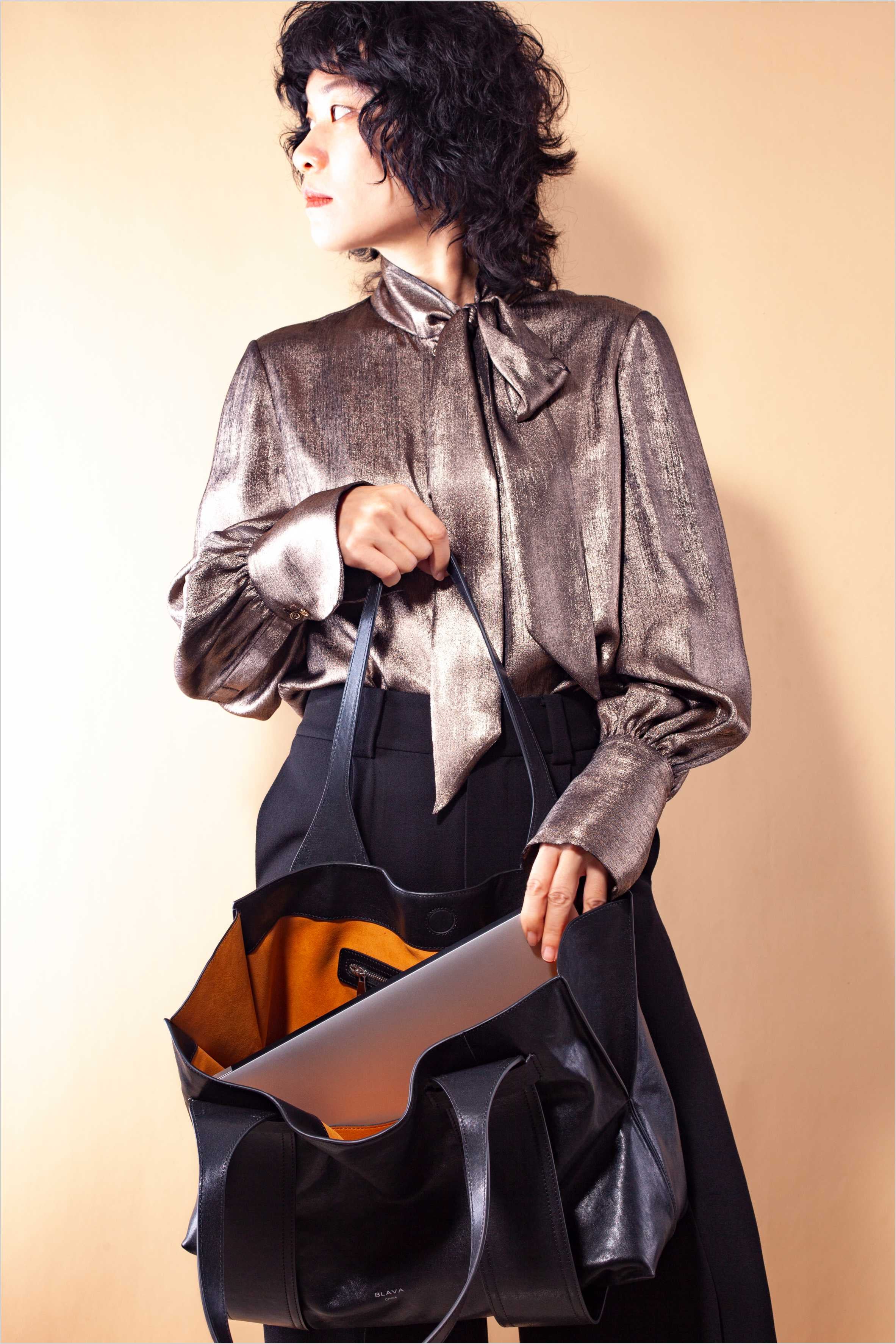 BLAVA Oversized Veg-Tanned Tote